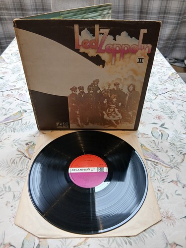 Led zeppelin plum - zeppelin, label