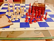 CHESS RED & WHITE COMPLETE 32 PIECES BONE / BARLYCORN c. 1900 VICTORIAN / EDWARD