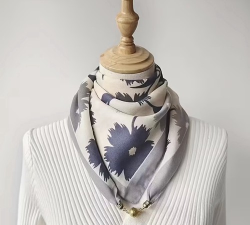 Grey cream neck - cream, with