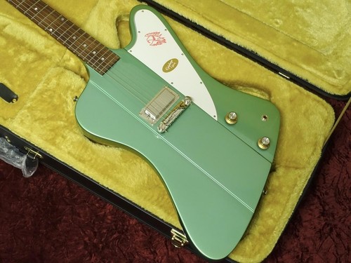 Epiphone inspired gibson - by,