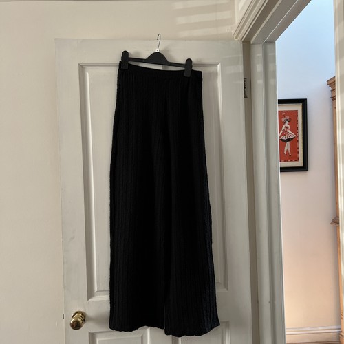 Black crinkled trousers - black, 8