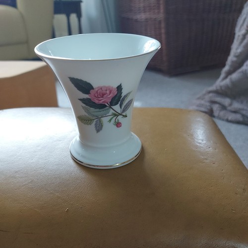 Small wedgewood hathaway rose - wedgewood,