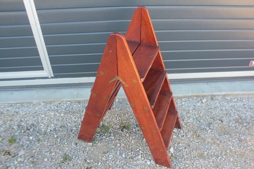 Folding mahogany wood library