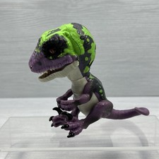 Fingerlings Untamed Razor