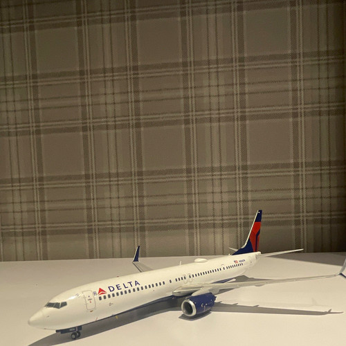 Delta air lines boeing 737 - air,