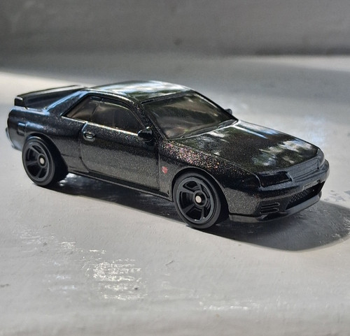 Hotwheels metalflake nissan - metalflake,