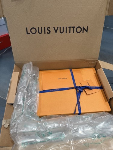 Brand new louis vuitton - new,