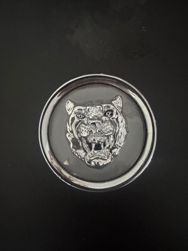 Jaguar gray alloy centre - alloy,