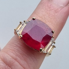 Hallmarked 9ct Gold Ruby Solitaire With Topaz Accents Large Ring M½ 6g Heavy