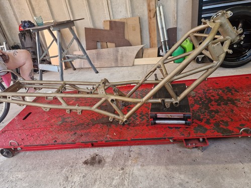 Ducati st4 main frame v5 - ducati,