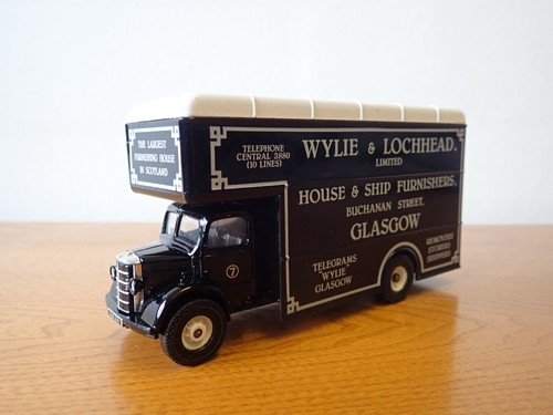 Corgi bedford luton van - corgi,