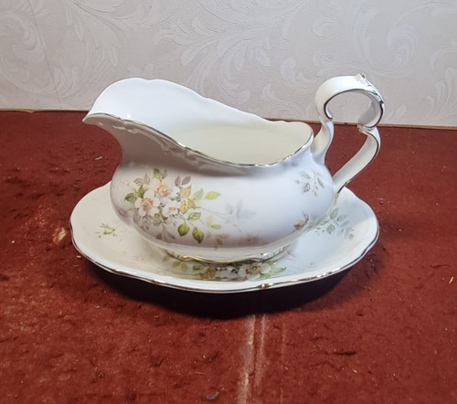 Royal albert haworth gravy - albert,