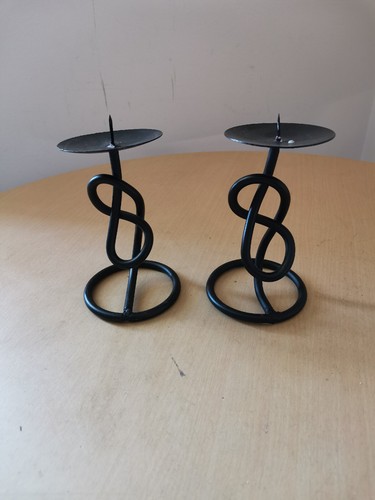 Pair solid metal - metal, knotted