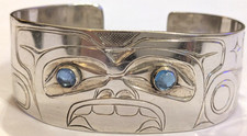 Signed vintage Inuit sterling silver Sisiutl totem head bracelet 33.7  gms