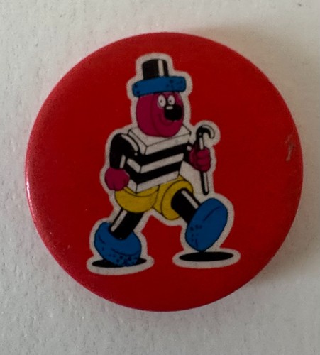 Vintage bertie bassett badge - vintage,