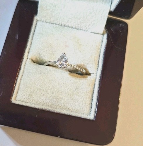 18ct white gold 35ct - white, 0.35ct