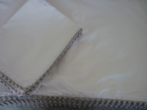 White grey bobbles - &, /grey