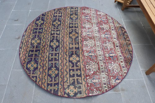 Vintage rug 9x4 ft round - vintage,
