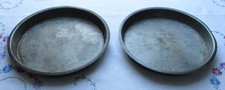 PAIR OF VINTAGE BAKEWARE SKYLINE METAL SANDWICH SPONGE CAKE FLAN TINS 8"