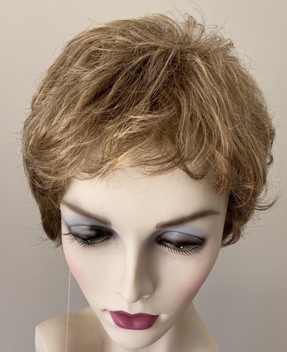 Short cut wig natural image - short,