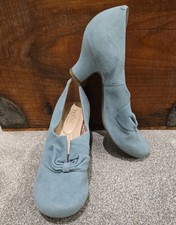 Hotter Donna Vintage 1940s