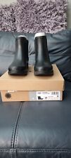Ugg boots size 5 Aviana