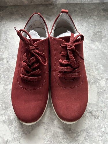 New deep red hotter - deep,