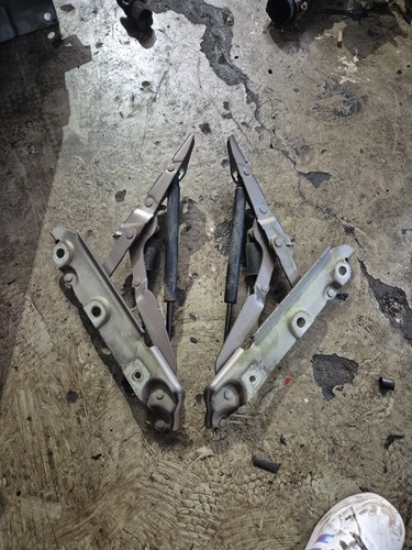 Jaguar bootlid hinges - jaguar,
