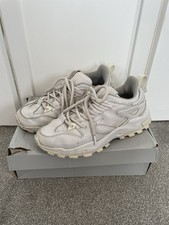 Notwoways White Shoes