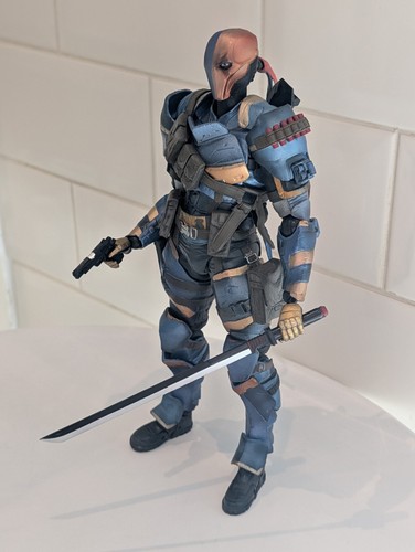 Deathstroke posable action - posable,