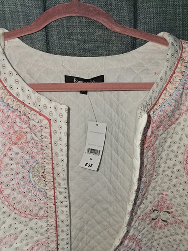 New jacket bed - size, 24