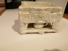 ANTIQUE FAIRING SINK WITH POTTY