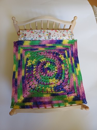 Scale dollhouse crochet - scale,