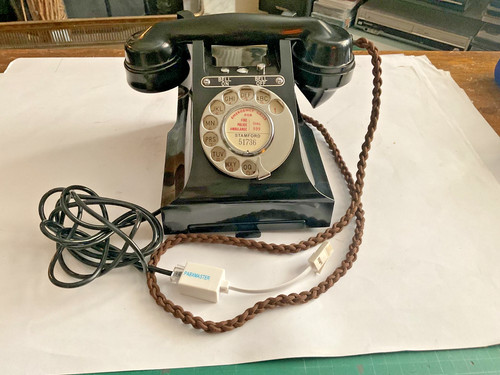 Vintage gpo bakelite black 328 - black,