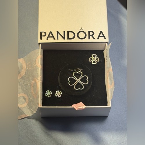 Authentic pandora petals - pandora,