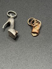 Authentic 2 links of London