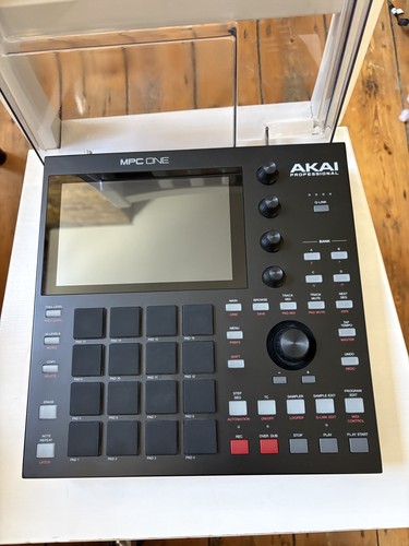 Akai professional mpc - akai,