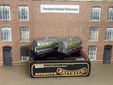 2 Mainline OO Gauge Model Railway National 14t Fuel Oil Tank Wagons