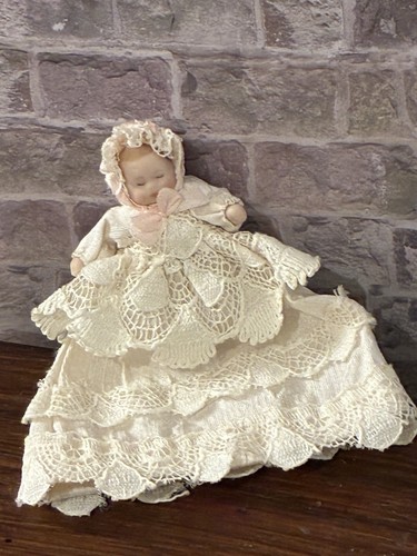 Dolls house scale - 1/12,