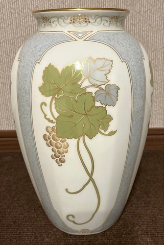 Okura touen vase - okura,