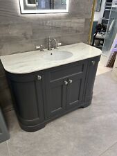 Heritage Bathrooms Wilton Curved Vanity Unit Graphite