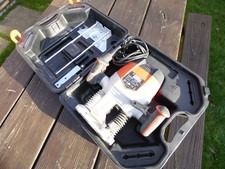 Black & Decker Router KW900E