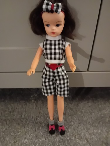 Vintage sindy doll with custom - sindy,