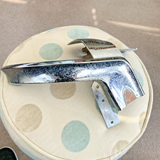 AMI H/I RIGHT HAND TOP CORNER CASTING WITH HINGE