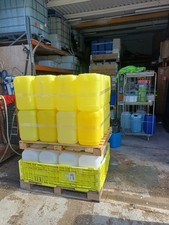 25ltr jerry can yellow washed out with lid pallet of 32