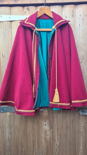 Lovely vintage red cape gold - vintage,