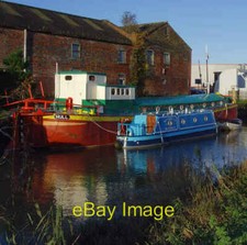 Photo 6x4 Barges at Grovehill