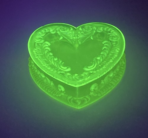 Uranium glass glows heart - glows,
