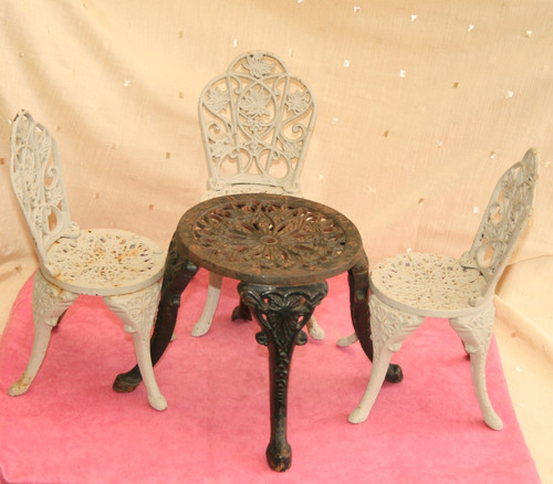 Mini cast iron table - table, &