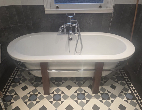 White oval freestanding - oval,